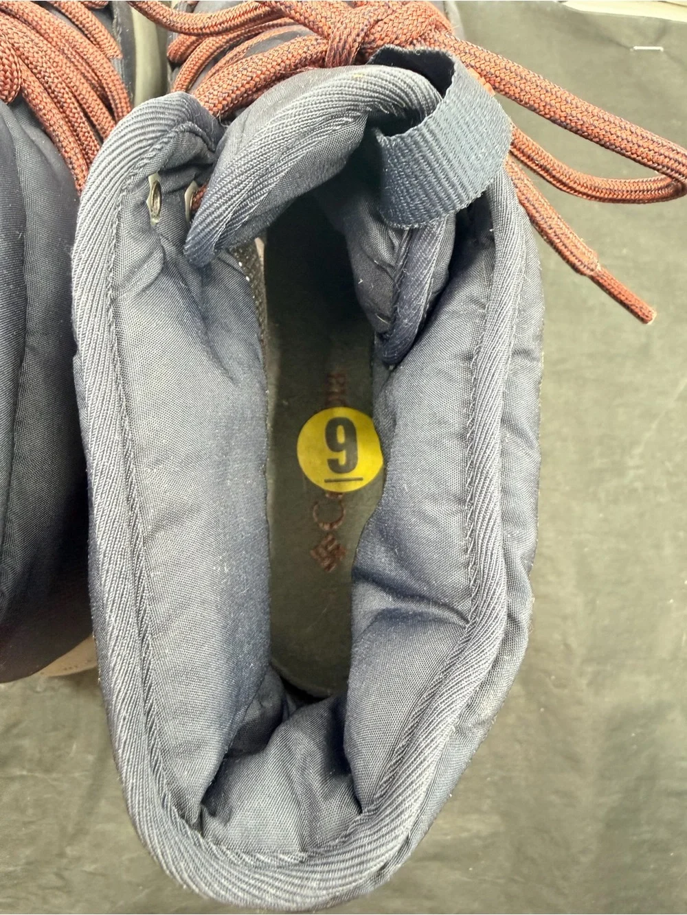 EUC Columbia Slopeside Village Snow Boots